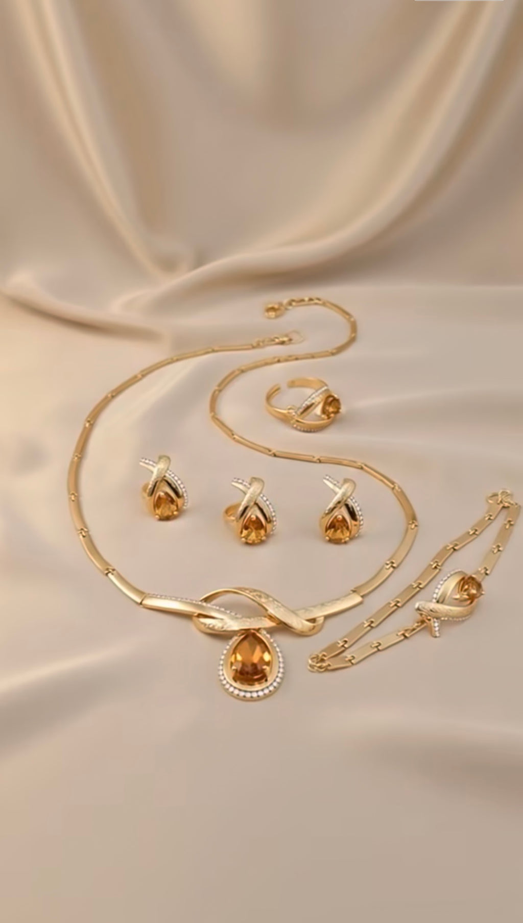 Parue Luxury en 4 Pièces  Collier - Bague - Bracelet - Boucle d’oreilles