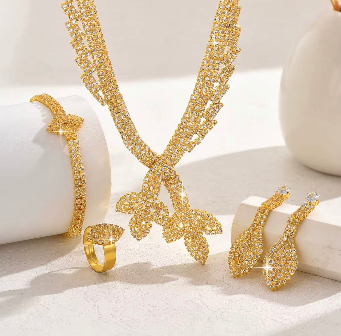 Parure Cléopâtre en 4 Pièces Collier - Bague - Bracelet - Boucle d’oreilles