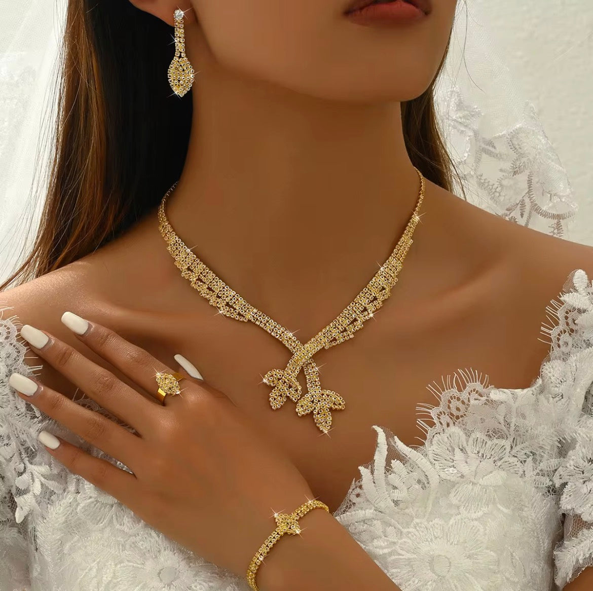 Parure Cléopâtre en 4 Pièces Collier - Bague - Bracelet - Boucle d’oreilles